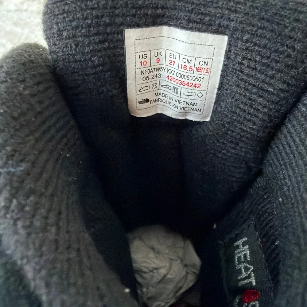 The North Face Youth Chilkat V Lace Waterproof Winter Boots Black